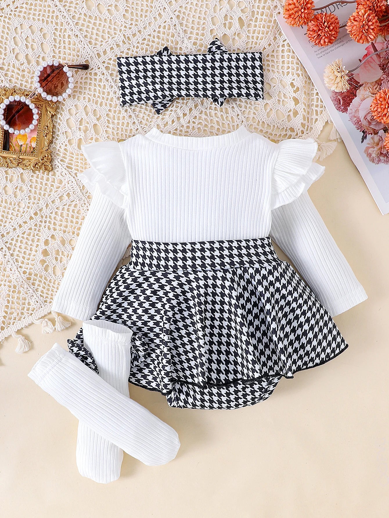 Baby Girl Autumn Outfit ā Black Top + Houndstooth Skirt with Hair Band
