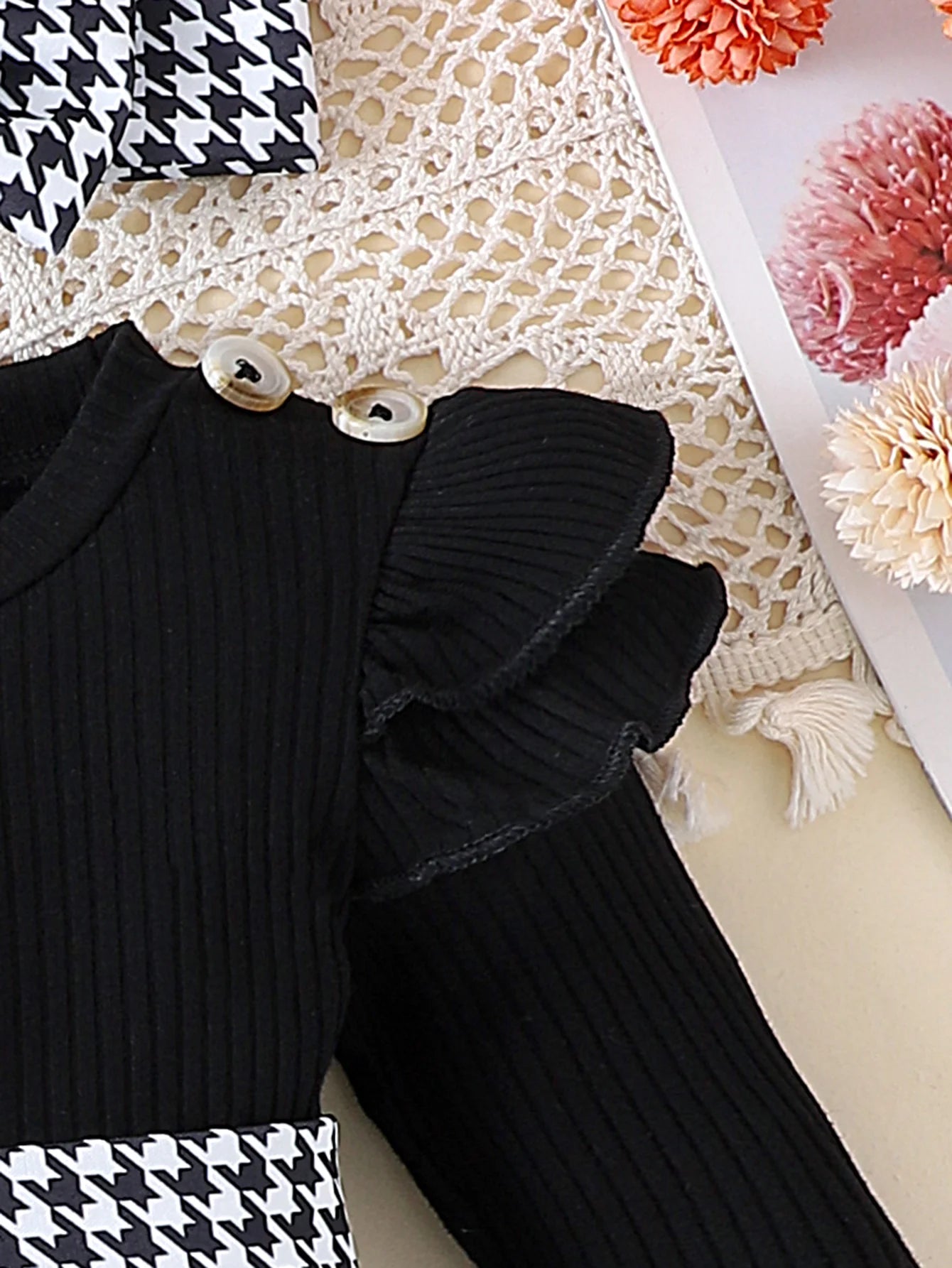 Baby Girl Autumn Outfit ā Black Top + Houndstooth Skirt with Hair Band